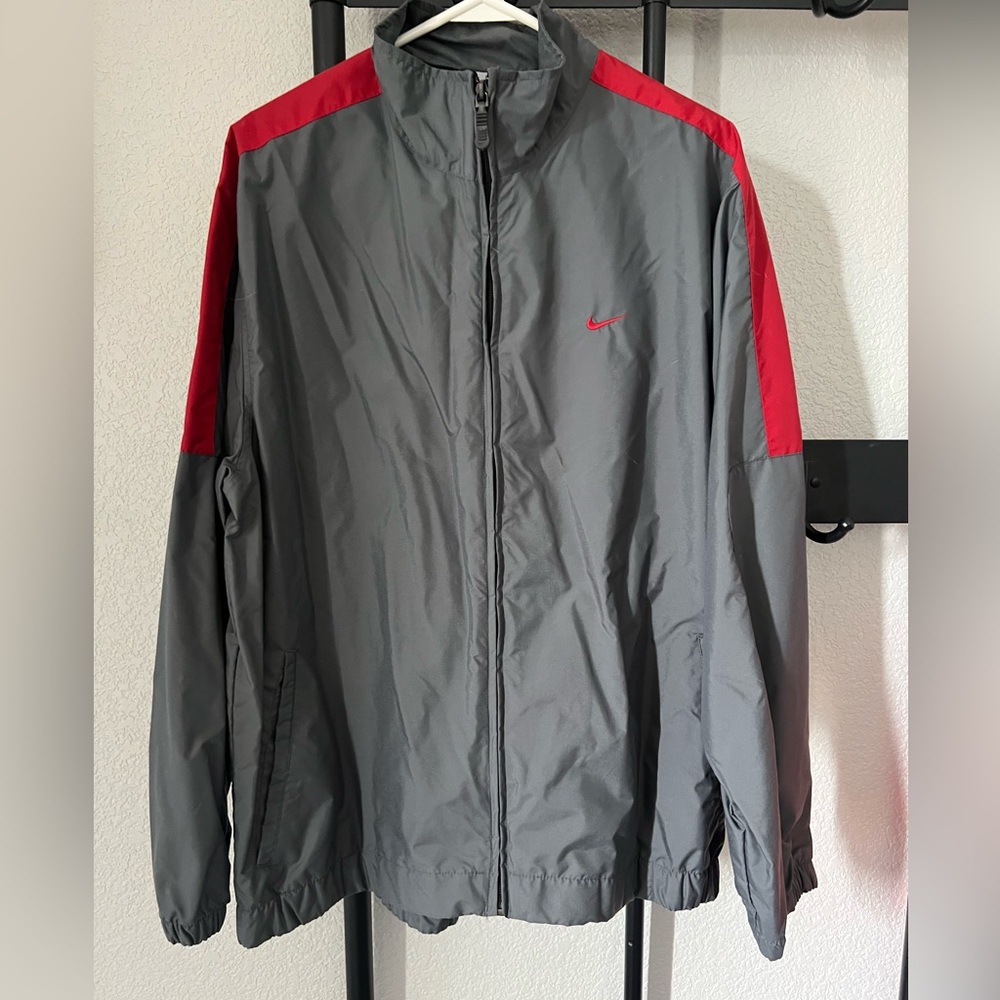 Men’s Nike gray/red lined jacket size L